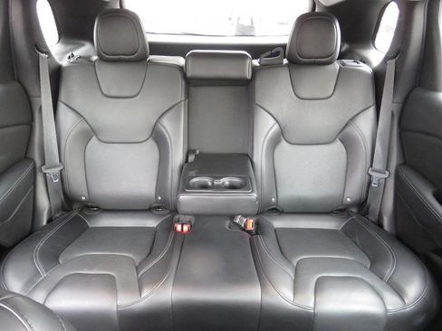 Used 2019 Jeep Cherokee Limited image 22