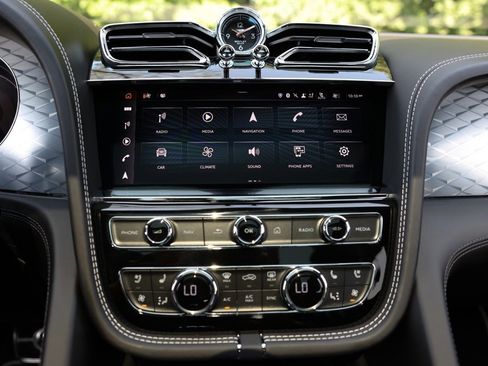 Used 2023 Bentley Bentayga Speed image 28