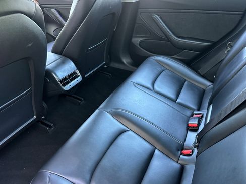 Used 2018 Tesla Model 3 Long Range image 27