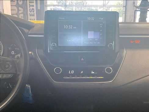 Used 2022 Toyota Corolla LE FWD image 18