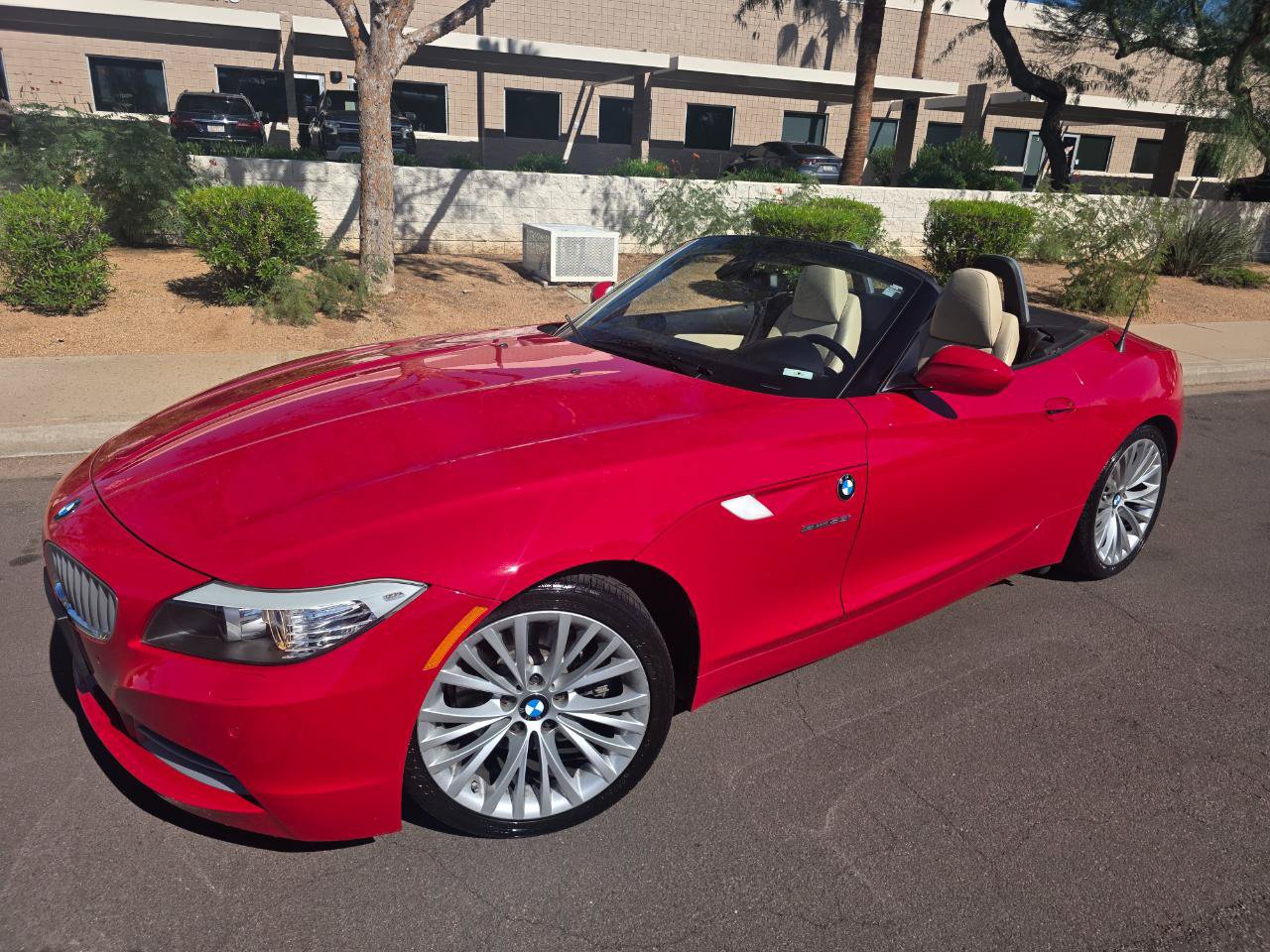 Used 2010 BMW Z4 sDrive35i RWD image 3