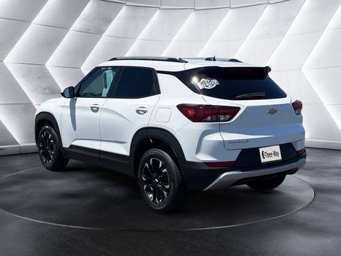 Certified 2022 Chevrolet TrailBlazer LT FWD image 3