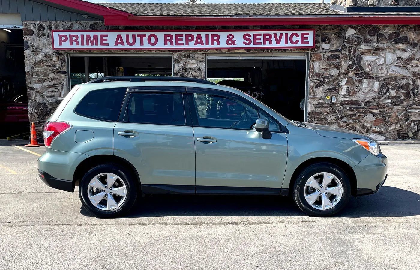 Used 2015 Subaru Forester 2.5i Premium AWD/4WD image 8