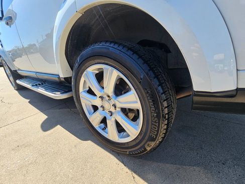 Used 2015 Land Rover LR4 HSE AWD/4WD image 17