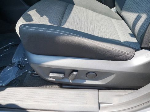 Used 2023 Nissan Rogue SV image 8