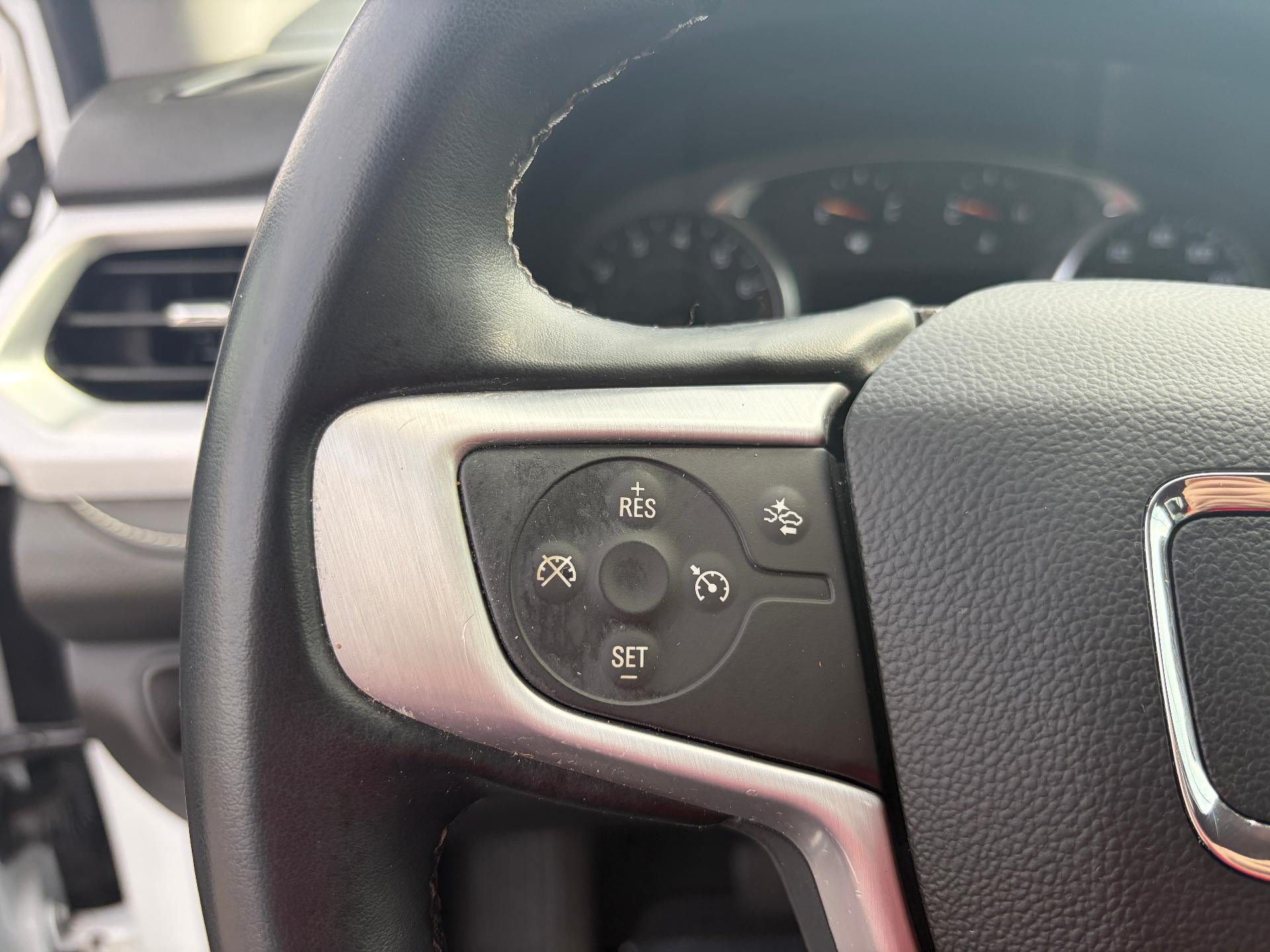 Used 2023 GMC Acadia SLT FWD image 17