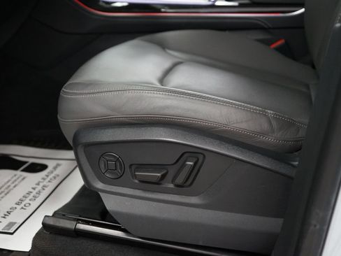 Used 2023 Audi Q8 Premium Plus AWD/4WD image 32