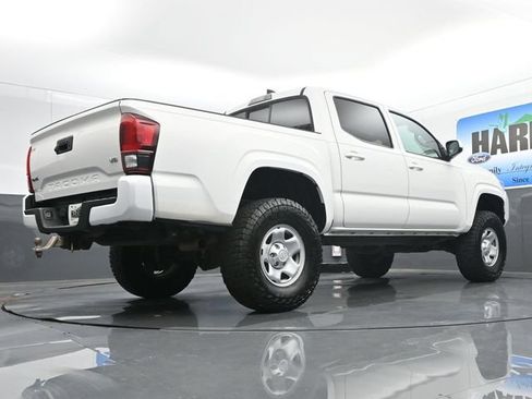 Used 2020 Toyota Tacoma SR AWD/4WD image 20