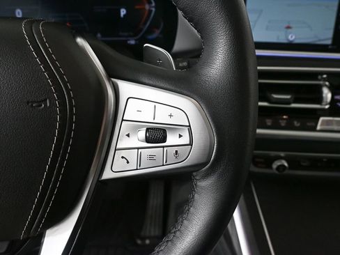 Used 2022 BMW X7 xDrive40i w/ Premium Package image 11