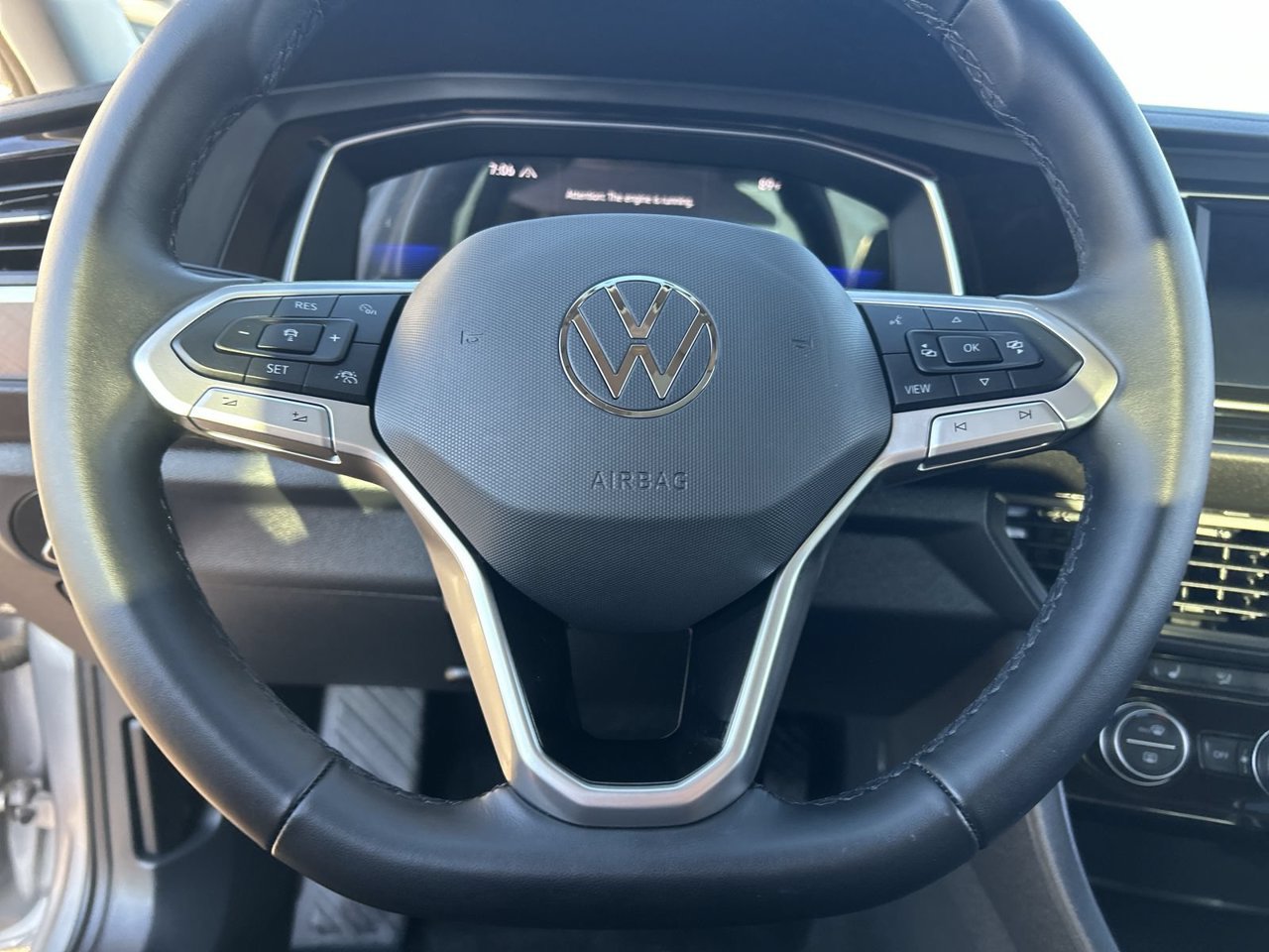 Certified 2023 Volkswagen Jetta SE w/ Panoramic Sunroof Package FWD image 19