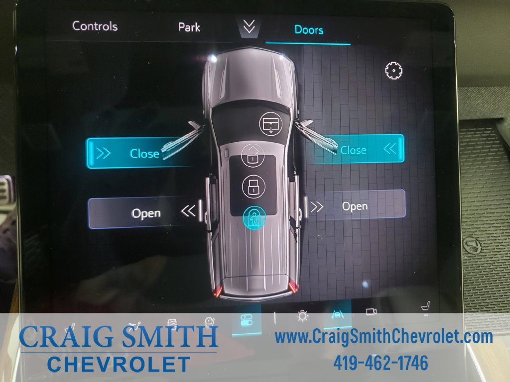 Used 2026 Cadillac Escalade Platinum Sport w/ LPO, ONYX Package AWD/4WD image 19
