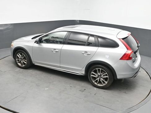 Used 2017 Volvo V60 T5 Cross Country w/ Convenience Package AWD/4WD image 26