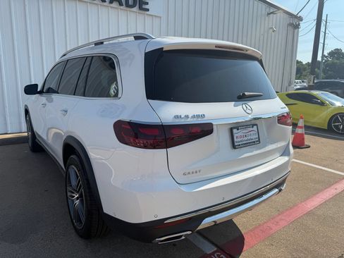 Used 2024 Mercedes-Benz GLS 450 4MATIC image 4