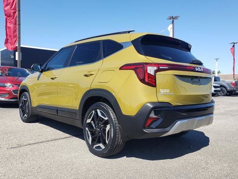 Certified 2024 Kia Seltos SX w/ SX Sunroof Package AWD/4WD image 7