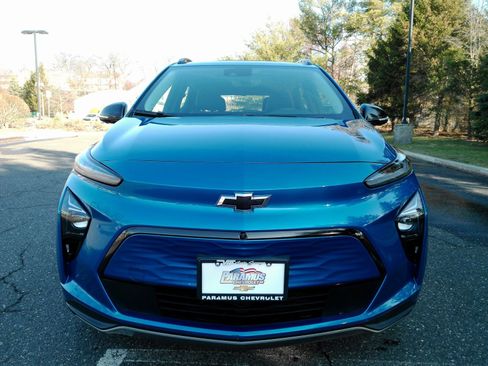 Certified 2023 Chevrolet Bolt EUV Premier w/ Sun & Sound Package image 3