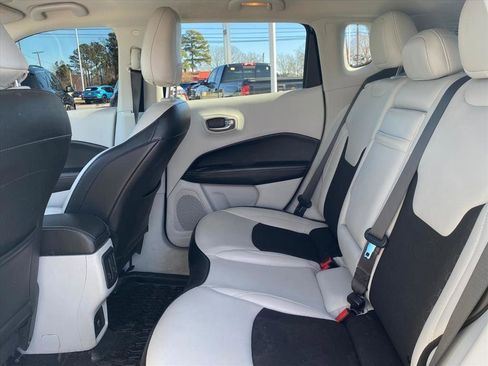 Used 2020 Jeep Compass Latitude image 21