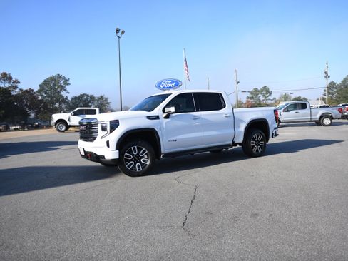 Used 2024 GMC Sierra 1500 AT4 w/ Technology Package image 2