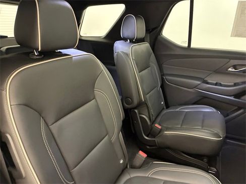 Used 2023 Chevrolet Traverse Premier image 16