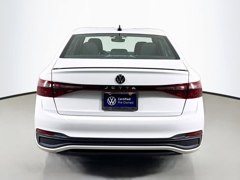 Used 2025 Volkswagen Jetta Sport image 10