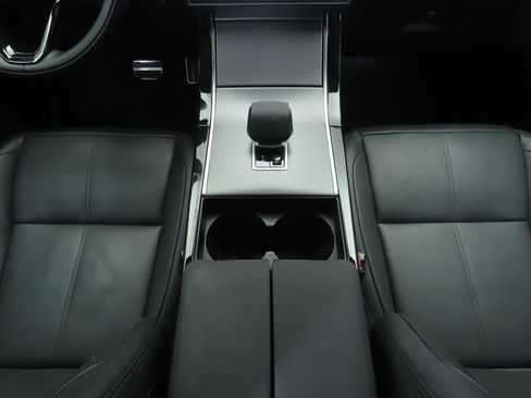 Used 2025 Land Rover Range Rover Velar Dynamic SE image 16