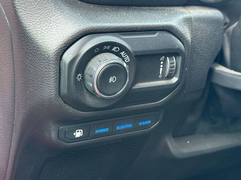 Used 2023 Jeep Wrangler Unlimited Rubicon 4xe image 12