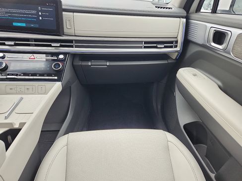 Used 2025 Hyundai Santa Fe Limited AWD/4WD image 11