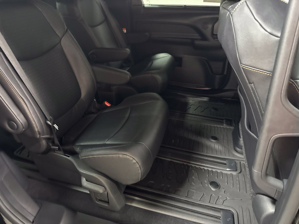 New 2026 Toyota Sienna XLE Woodland Edition AWD/4WD image 35