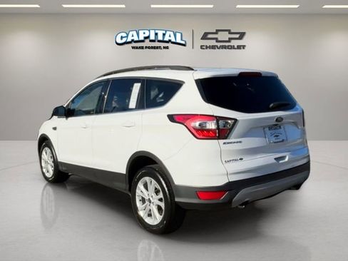 Used 2018 Ford Escape SE image 3
