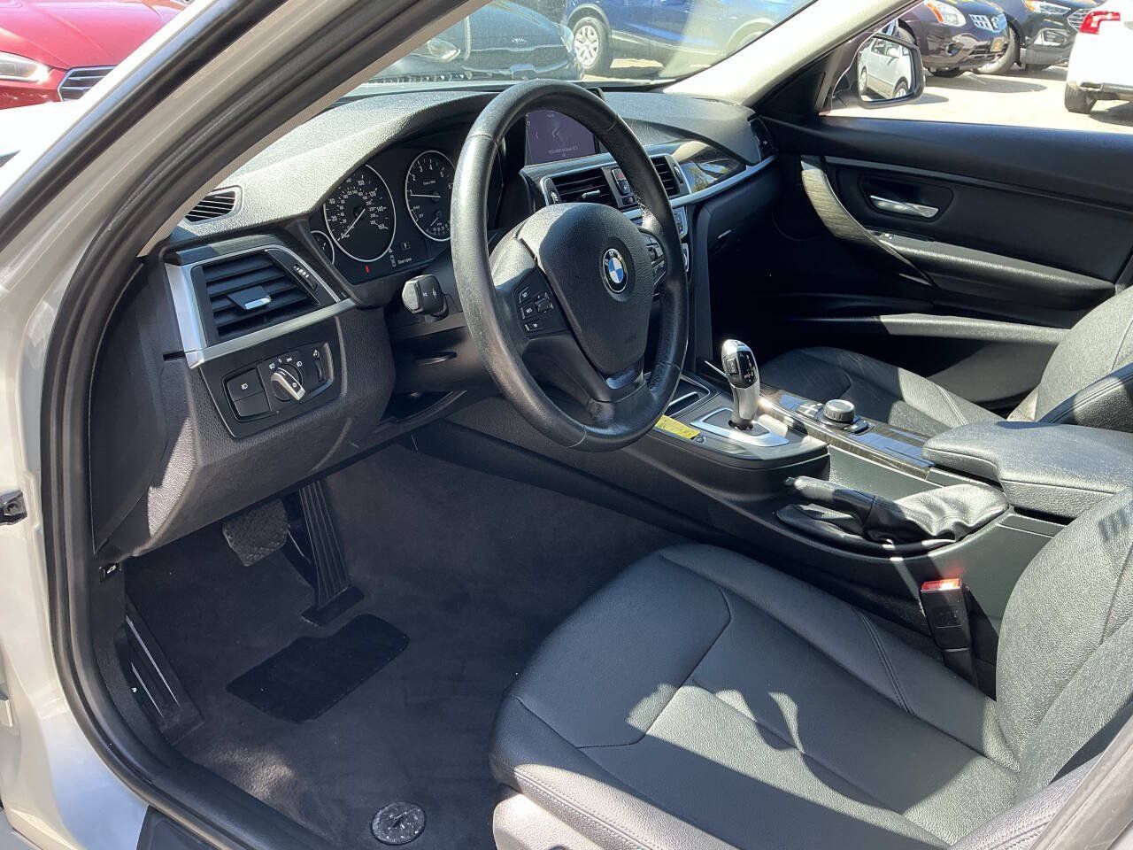 Used 2018 BMW 320i xDrive Sedan AWD/4WD image 20