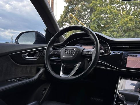 Used 2019 Audi Q8 Prestige w/ Luxury Package AWD/4WD image 23