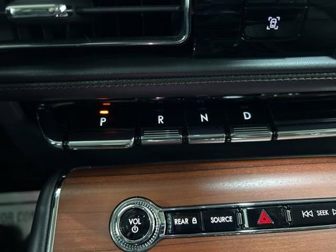 Used 2024 Lincoln Aviator Reserve w/ Equipment Group 201A AWD/4WD image 9