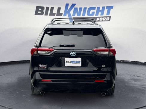 Used 2022 Toyota RAV4 SE image 4