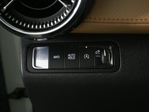 Used 2026 Chevrolet Equinox ACTIV w/ Safety and Technology Package AWD/4WD image 7