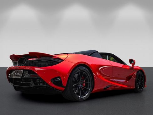 Used 2027 McLaren 750S Spider RWD image 3