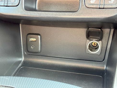 Used 2017 Chevrolet Colorado Z71 AWD/4WD image 30