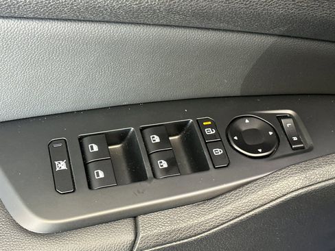 Used 2026 Kia Sportage EX w/ EX Panorama Roof Package image 12