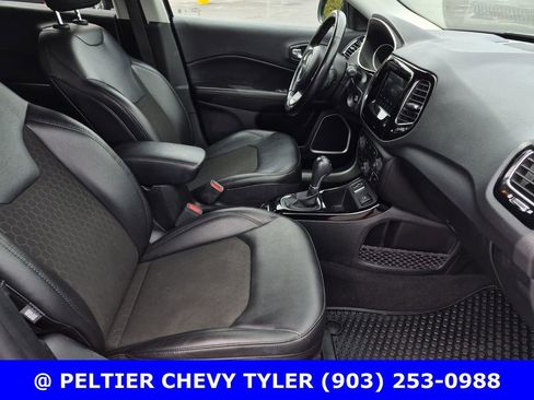 Used 2021 Jeep Compass Latitude FWD image 10