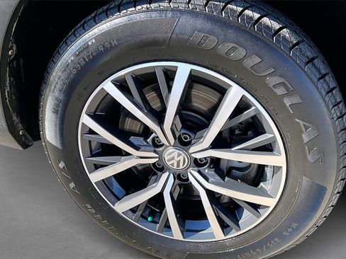 Used 2019 Volkswagen Tiguan SE image 5
