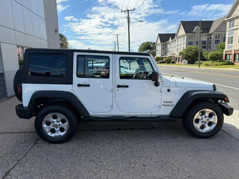 Used 2013 Jeep Wrangler Unlimited Sport image 8