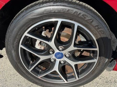 Used 2015 Ford Focus SE w/ SE Sport Package image 12