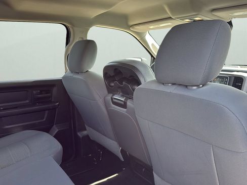 Used 2016 RAM 1500 Express RWD image 24