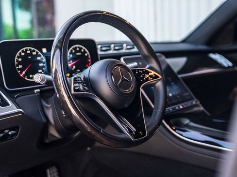 Used 2023 Mercedes-Benz S 500 4MATIC image 15
