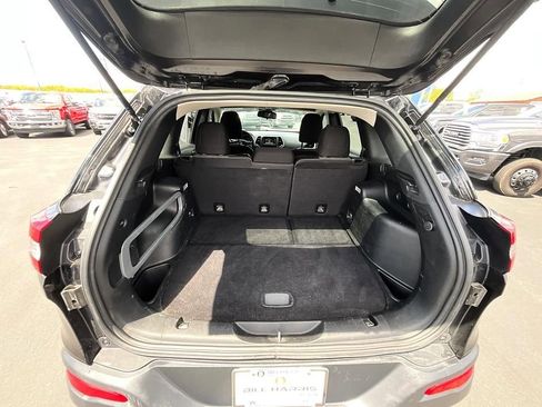 Used 2014 Jeep Cherokee Latitude AWD/4WD image 7