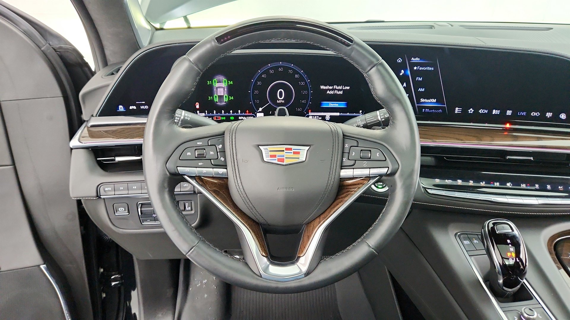 Used 2023 Cadillac Escalade ESV Sport Platinum w/ LPO, ONYX Package AWD/4WD image 19