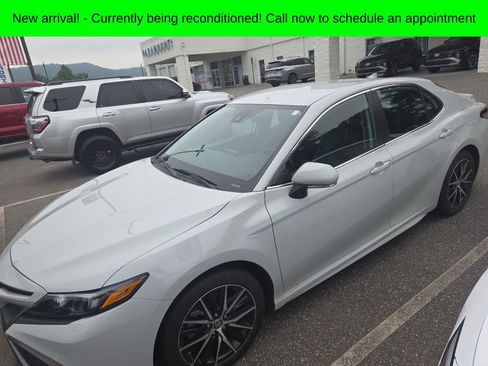 Used 2023 Toyota Camry SE FWD image 2