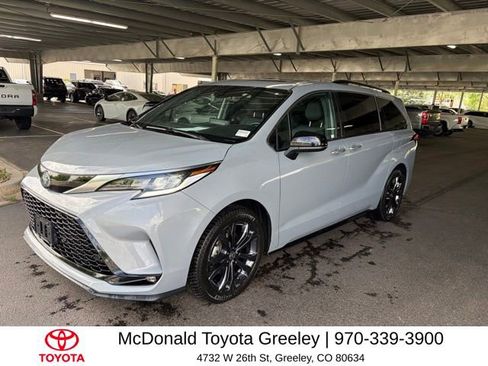 Used 2023 Toyota Sienna XSE FWD image 1