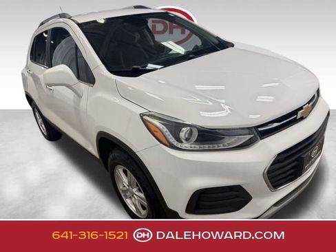 Used 2018 Chevrolet Trax LT w/ LT Convenience Package image 1