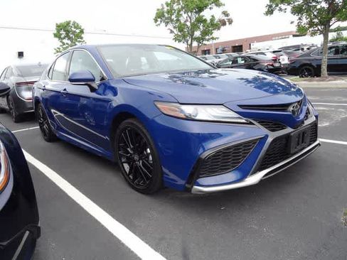 Used 2024 Toyota Camry XSE FWD image 4
