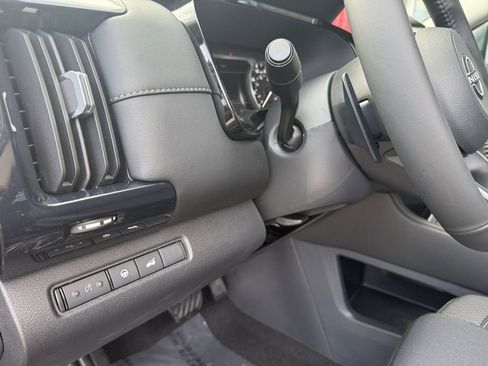 New 2025 Nissan Pathfinder SV image 14