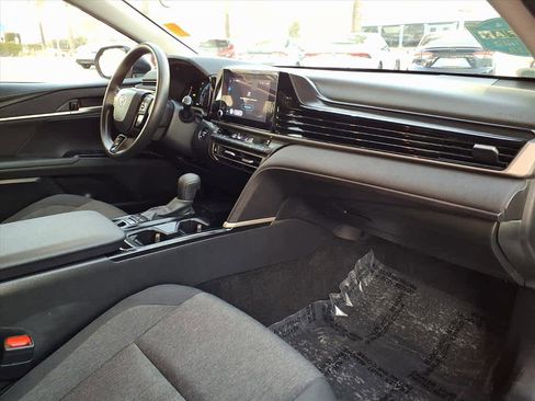 Used 2025 Toyota Camry LE image 23